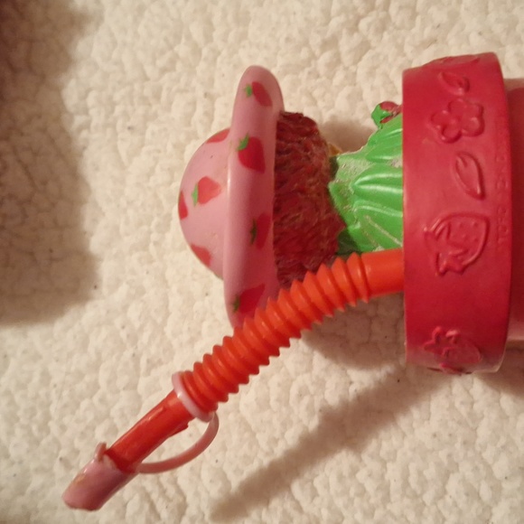 Vintage Strawberry Shortcake Children's Cup with original lid and straw. Perfect - Picture 4 of 4
